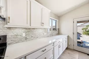 10760 W Louise Dr, Peoria, AZ 85373 - Photo 19