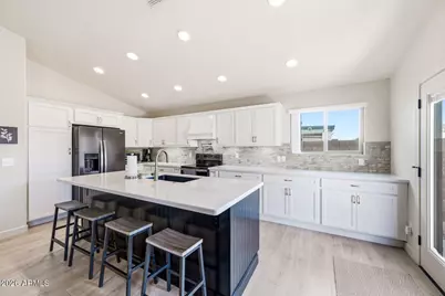 10760 W Louise Drive, Peoria, AZ 85373 - Photo 13