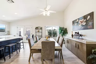 10760 W Louise Drive, Peoria, AZ 85373 - Photo 9