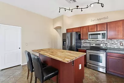 9411 S 35th Drive, Laveen, AZ 85339 - Photo 17