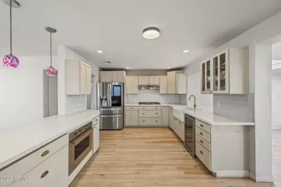 4234 E Earll Drive, Phoenix, AZ 85018 - Photo 13