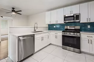 11822 N 76th Dr, Peoria, AZ 85345 - Photo 9