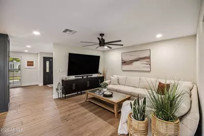 801 W Gleneagles Drive, Phoenix, AZ 85023 - Photo 15