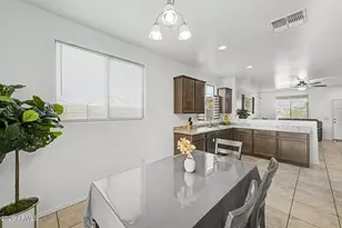 7355 W Hughes Dr, Phoenix, AZ 85043 - Photo 9