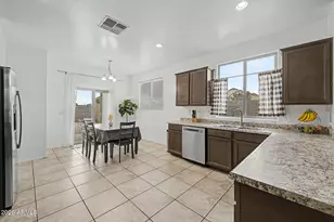 7355 W Hughes Dr, Phoenix, AZ 85043 - Photo 7