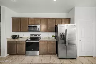7355 W Hughes Dr, Phoenix, AZ 85043 - Photo 11