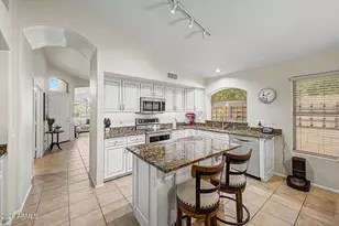 10233 W Daley Ln, Peoria, AZ 85383 - Photo 9