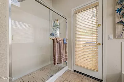 10233 W Daley Lane, Peoria, AZ 85383 - Photo 23