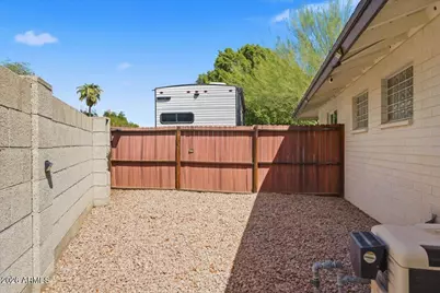1209 W Medlock Drive, Phoenix, AZ 85013 - Photo 37