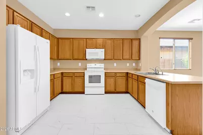 18211 W Palo Verde Avenue, Waddell, AZ 85355 - Photo 7