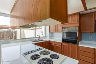 7809 N 49th Ave, Glendale, AZ 85301 - Photo 9