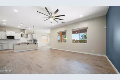 10025 W Sydney Way, Peoria, AZ 85383 - Photo 9