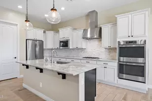 10025 W Sydney Way, Peoria, AZ 85383 - Photo 11