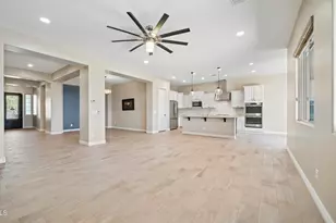 10025 W Sydney Way, Peoria, AZ 85383 - Photo 7