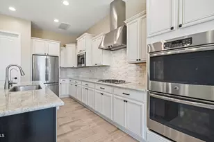 10025 W Sydney Way, Peoria, AZ 85383 - Photo 13