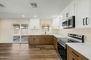 7750 W Clarendon Ave, Phoenix, AZ 85033 - Photo 9