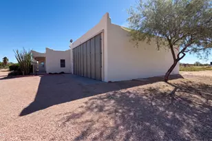 51340 W Iver Rd, Aguila, AZ 85320 - Photo 45