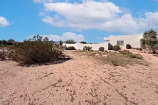 51340 W Iver Rd, Aguila, AZ 85320 - Photo 53