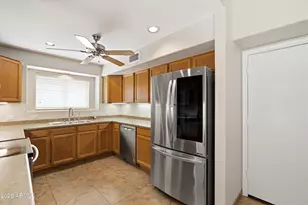 7942 W Paradise Dr, Peoria, AZ 85345 - Photo 11