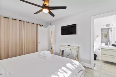 6836 E Cheery Lynn Road, Scottsdale, AZ 85251 - Photo 13
