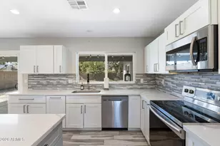 2418 W Calavar Rd, Phoenix, AZ 85023 - Photo 1