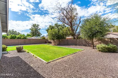 2418 W Calavar Road, Phoenix, AZ 85023 - Photo 31