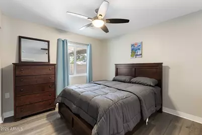 2418 W Calavar Road, Phoenix, AZ 85023 - Photo 11