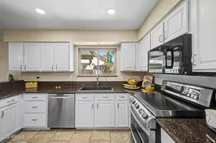 3366 E Windsong Dr, Phoenix, AZ 85048 - Photo 13