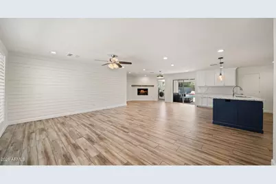2255 E Piestewa Peak Drive, Phoenix, AZ 85016 - Photo 3