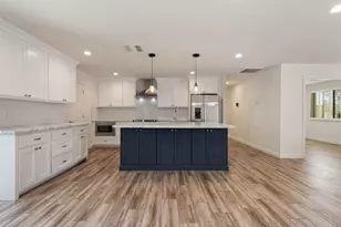 2255 E Piestewa Peak Dr, Phoenix, AZ 85016 - Photo 7