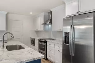 2255 E Piestewa Peak Dr, Phoenix, AZ 85016 - Photo 9