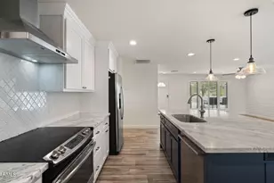 2255 E Piestewa Peak Dr, Phoenix, AZ 85016 - Photo 11