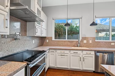 5546 W Lone Cactus Drive, Glendale, AZ 85308 - Photo 9