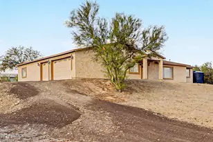 2402 W Roughrider Rd, New River, AZ 85087 - Photo 5