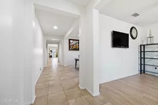 1105 W Spur Dr, Phoenix, AZ 85085 - Photo 7