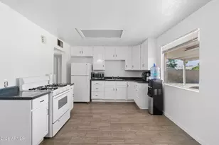 5624 N 30th Dr, Phoenix, AZ 85017 - Photo 9
