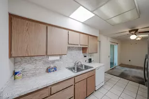 10016 W Lancaster Dr, Sun City, AZ 85351 - Photo 19