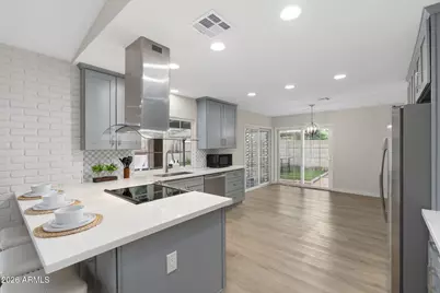 2331 E Sunnyside Drive, Phoenix, AZ 85028 - Photo 11