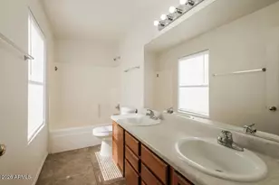 114 E Beth Dr, Phoenix, AZ 85042 - Photo 7