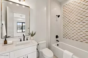 608 E Leisure Ln, Phoenix, AZ 85086 - Photo 31