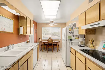 10940 W Tropicana Circle, Sun City, AZ 85351 - Photo 15