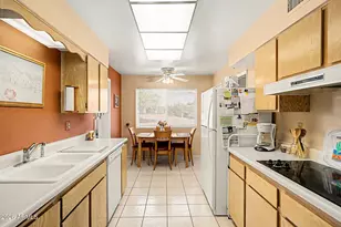 10940 W Tropicana Cir, Sun City, AZ 85351 - Photo 15