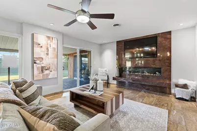 19 E Canterbury Court, Phoenix, AZ 85022 - Photo 11