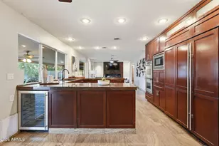 19 E Canterbury Ct, Phoenix, AZ 85022 - Photo 15