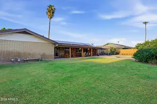 19 E Canterbury Ct, Phoenix, AZ 85022 - Photo 37