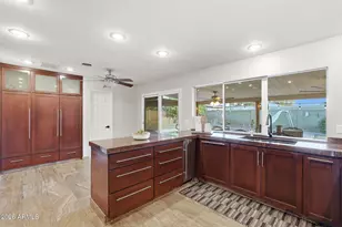 19 E Canterbury Ct, Phoenix, AZ 85022 - Photo 19