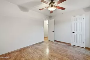 19 E Canterbury Ct, Phoenix, AZ 85022 - Photo 25