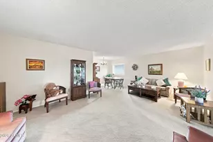 10208 W Mountain View Rd, Sun City, AZ 85351 - Photo 15