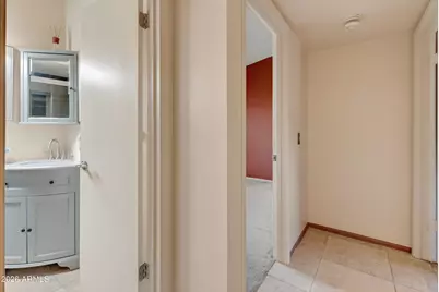 542 E Oraibi Drive, Phoenix, AZ 85024 - Photo 9