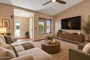 542 E Oraibi Dr, Phoenix, AZ 85024 - Photo 3